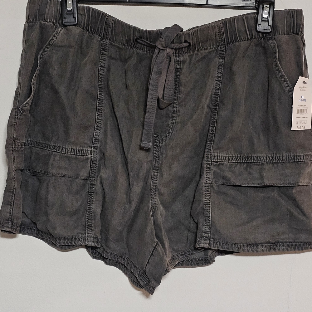 Time and Tru Women's High Waist Shorts - Gray